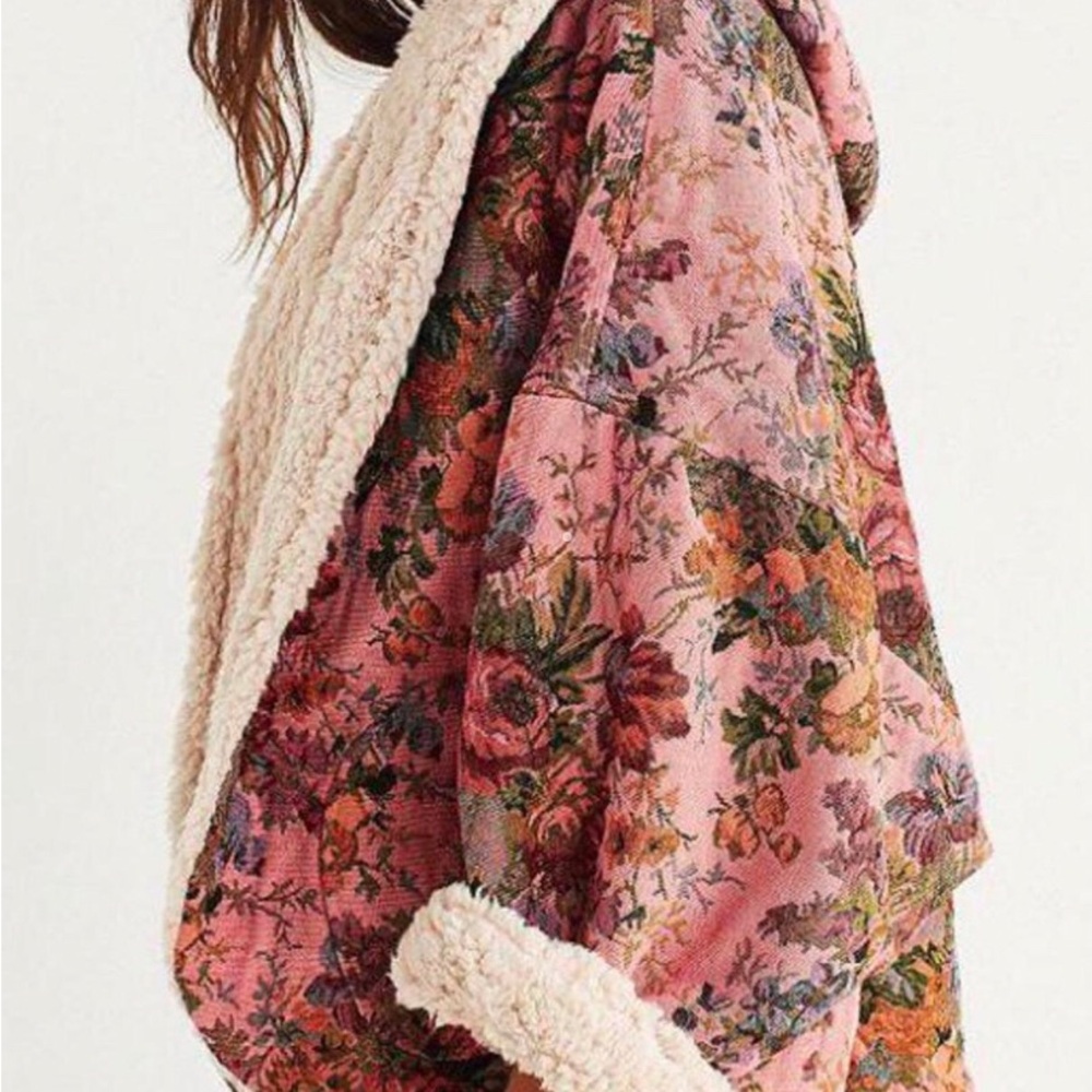 ✨RARE!!! Urban Outfitters Reversible Floral Beatriz Teddy